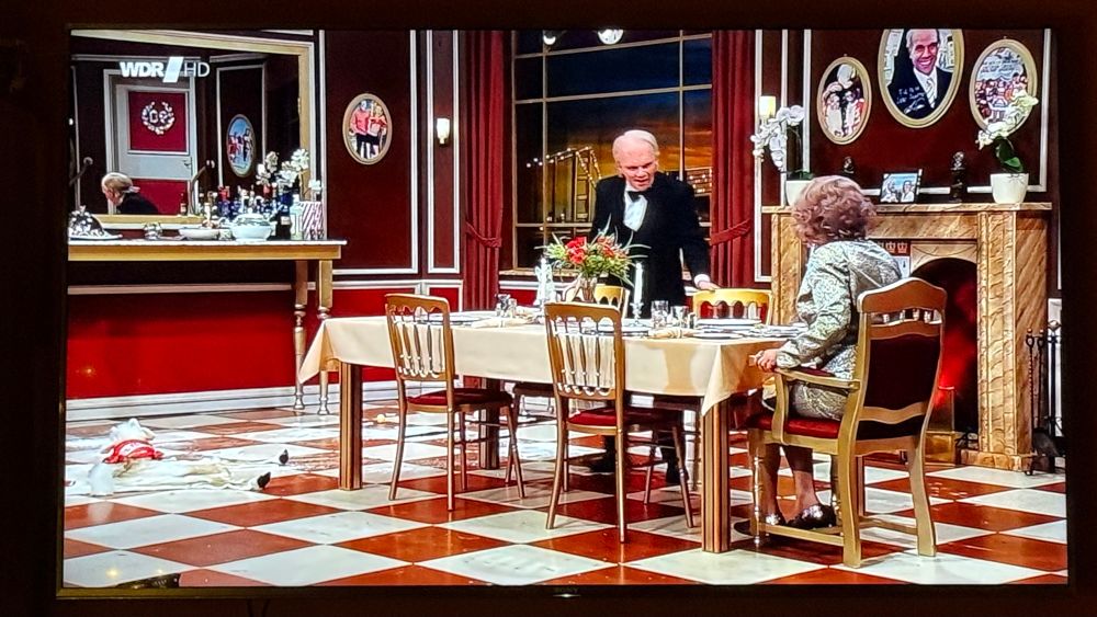 A more recent Köln version of Dinner for One