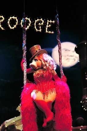 Miss Piggy in Moulin Rouge