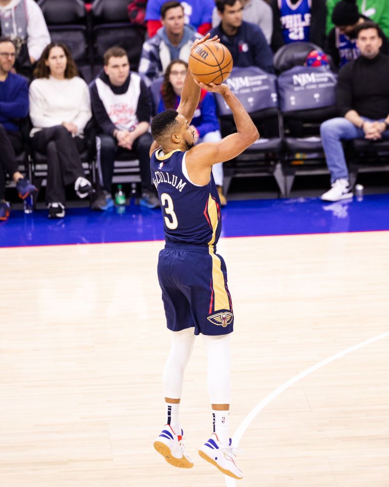 CJ McCollum mid shot