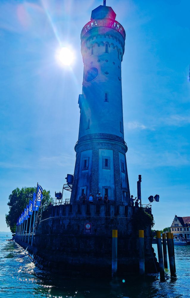 Leuchtturm von Lindau mit Sonne 