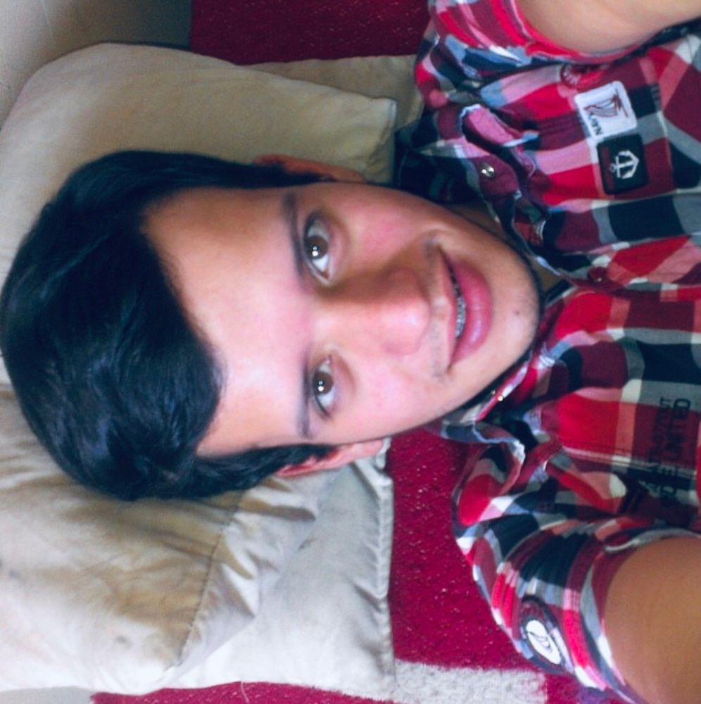 Andry José Hernández Romero, from a few years ago, taking a selfie. 