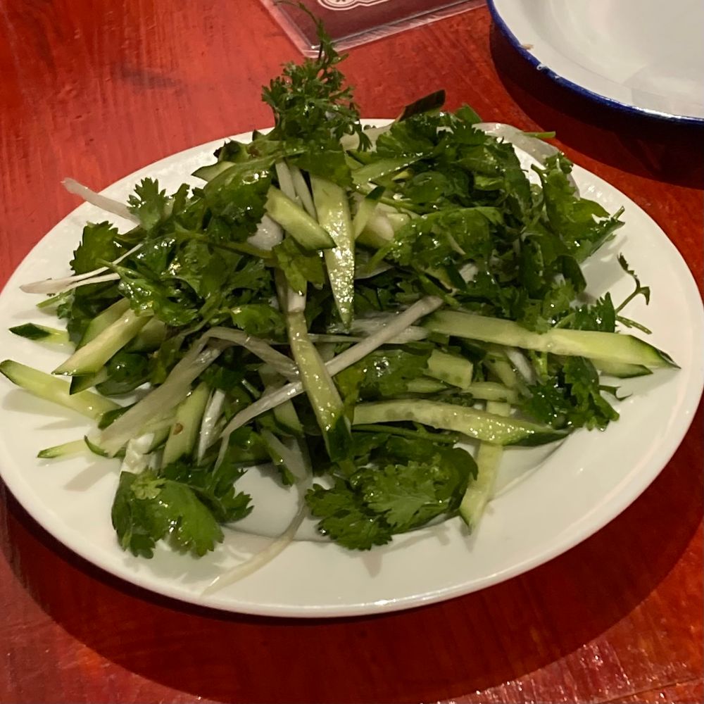 丸の内・味坊之家のパクチーサラダ
