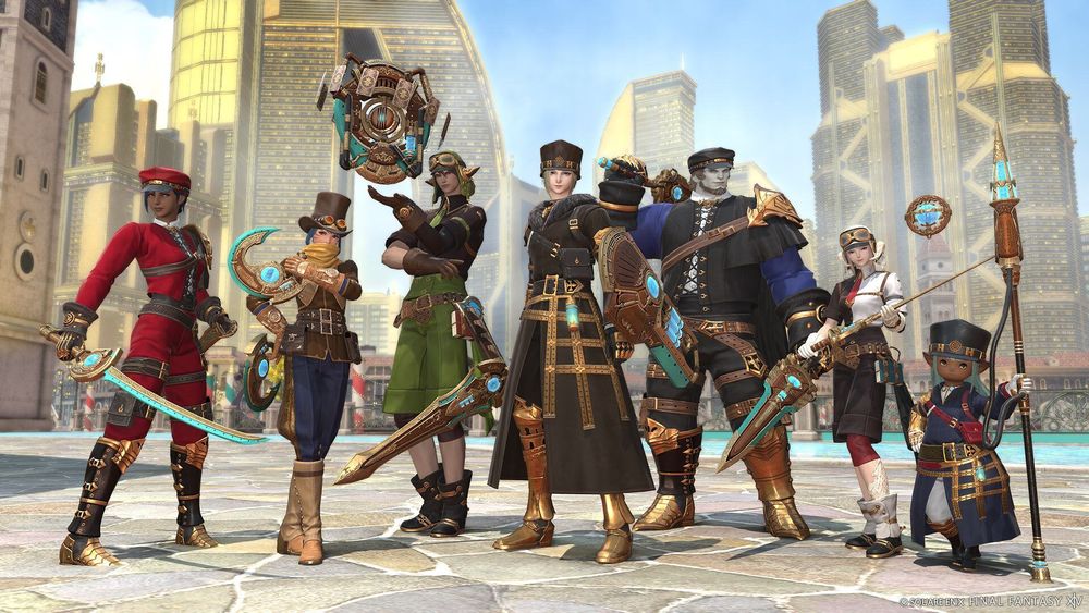 Ein Final Fantasy 14-Screenshot, auf dem sieben Charaktere in verschiedenen Ausrüstungssets zu sehen sind. Die Ausrüstung kann gegen Allagische Steine der Mnemonik getauscht werden, und ist optisch eine Mischung aus gold- und messingfarbenen Rüstungsteilen sowie farbigen Stoffjacken, Hosen und Roben mit Ledergürteln und blauem Material.
