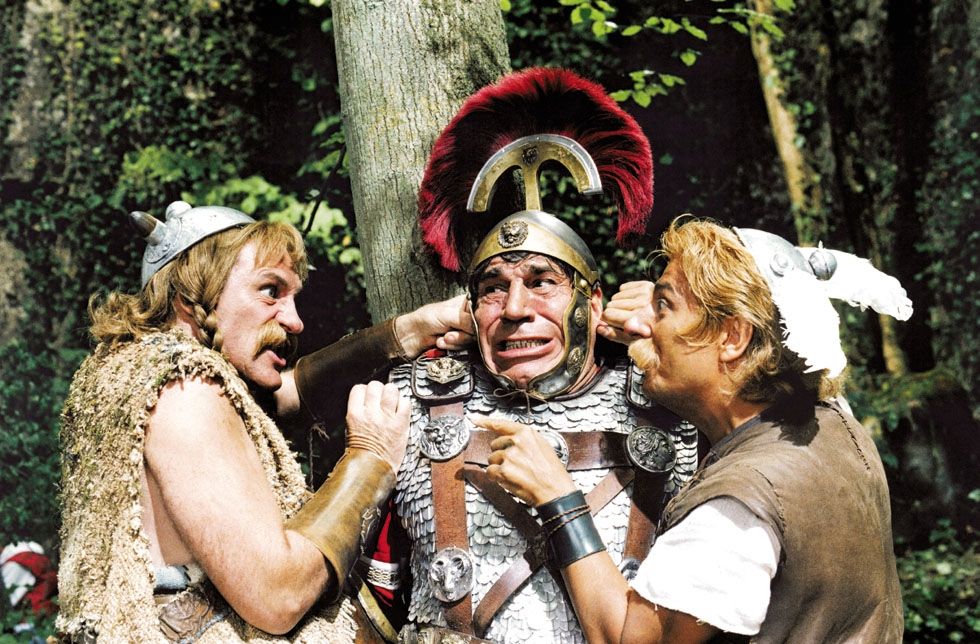 A shot from the movie "Astérix & Obélix Contre César" (Asterix & Obelix Vs. Caesar) (1999/AMLF/Adventure/Comedy/Fantasy).