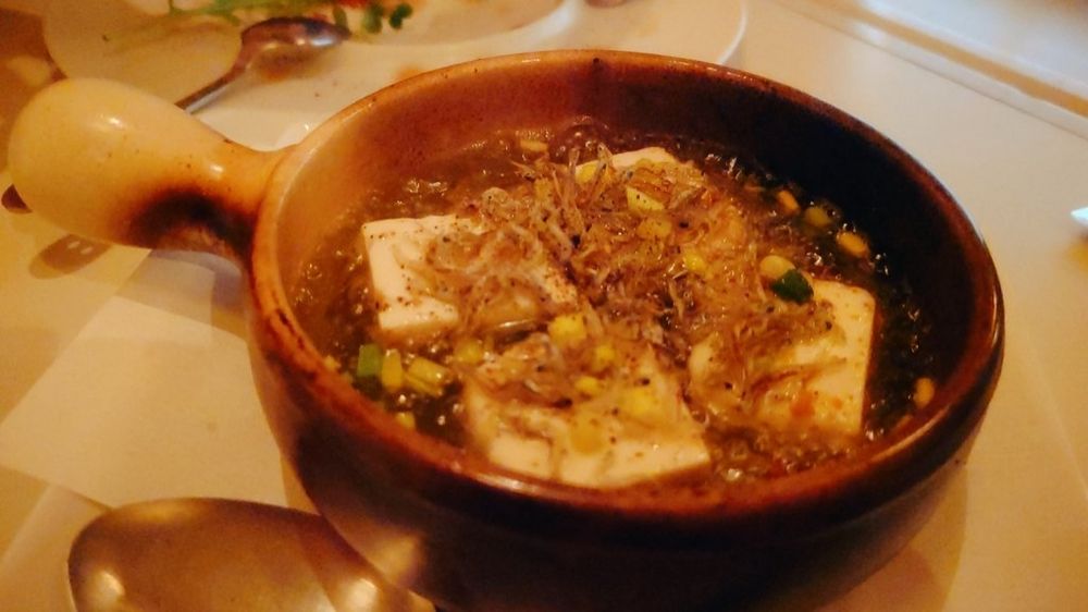 写真∶豆腐とちりめんじゃこのアヒージョ