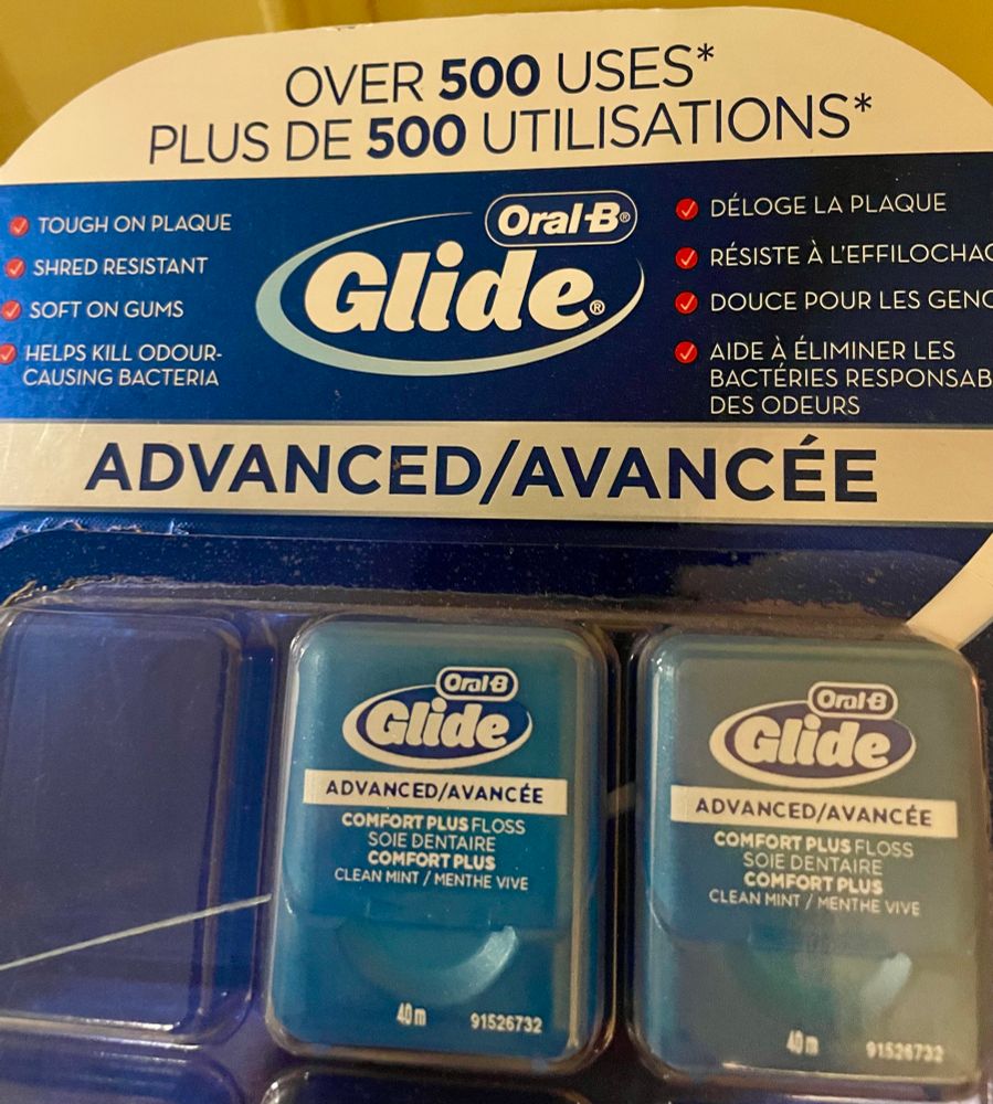 A picture of a package of dental floss CONFUSINGLY proclaiming over 500 uses 