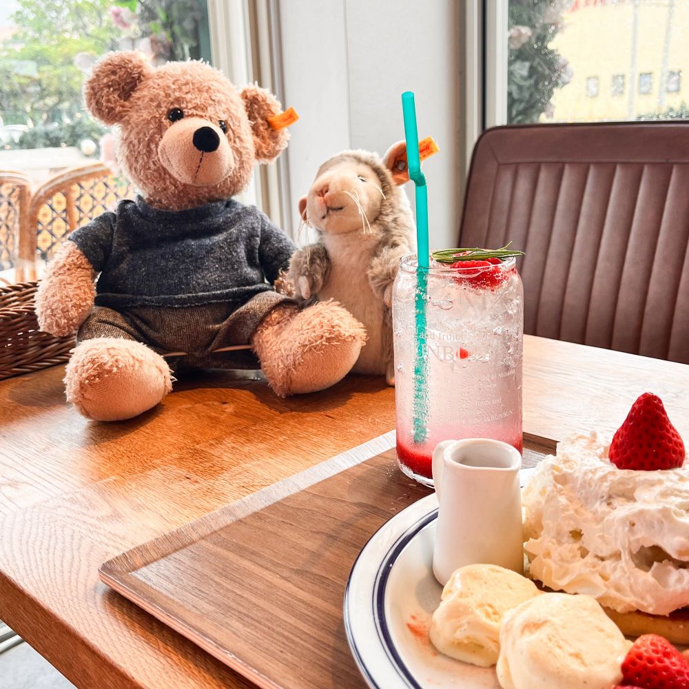 ちゃんとお盆に戻してあやちゃんが平らげる