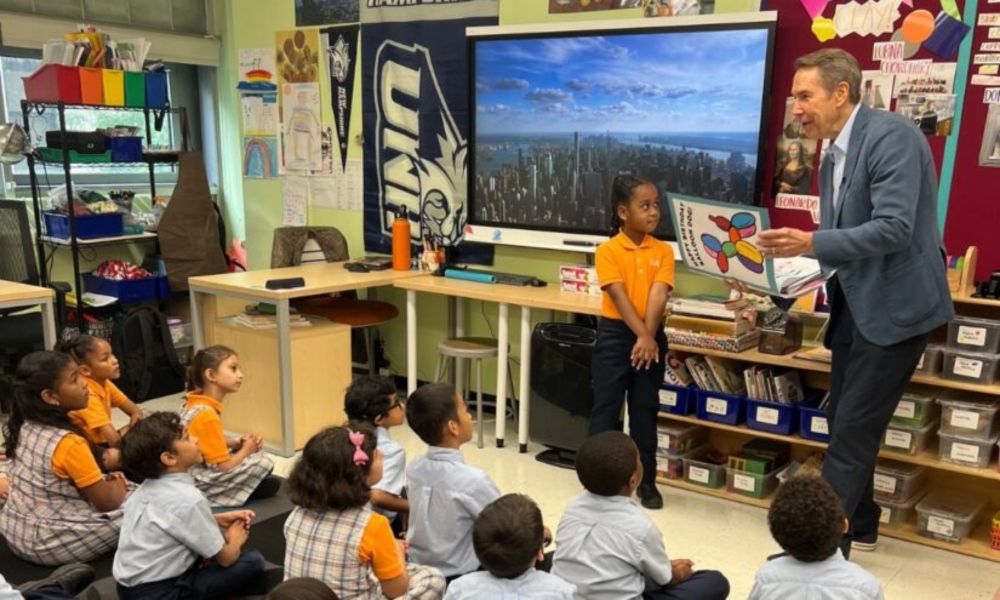 World-Renowned Artist Jeff Koons Visits NYC Classroom to Share New Literacy Game