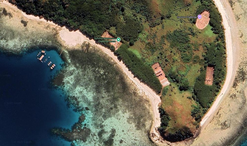 Southern tip of Mana Island, with lots of challenge sites visible, including one in the water.