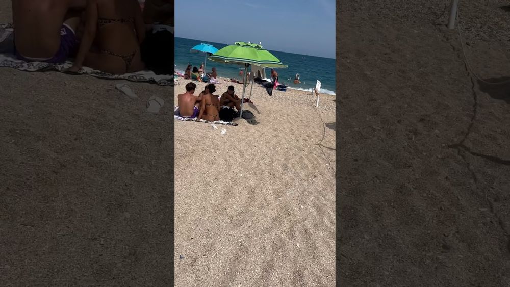 Walk tour🧭.Beautiful beach 🏖️ #shorts #beach #italy #walking #summervacation #travel #beachwalk