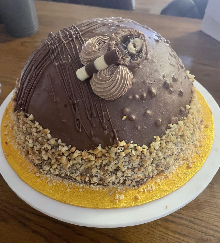 Big blob of Ferrero Rocher (cake) 🍫