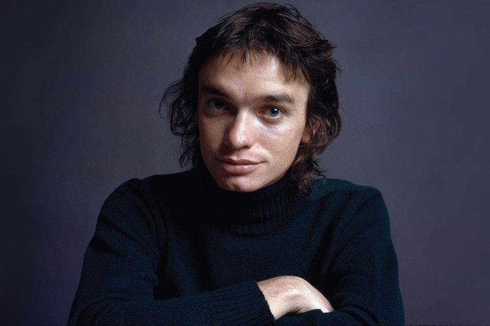 Born on this day in 1951, Weather Report's Jaco Pastorius.  Arguably and IMHO, the greatest electric bass player of all time.  Taken from us much too soon in 1987. 

Continue to rest in eternal peace. 🎸😢🙏