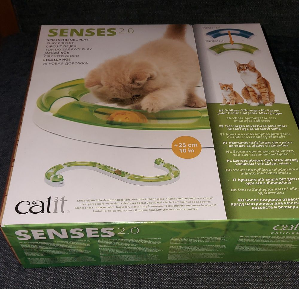 Bild Vorderseite der Verpackung von der Senses 2.0 Spielschiene für Katzen