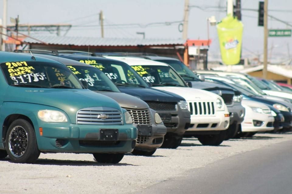 Advierten abuso en importación de autos usados