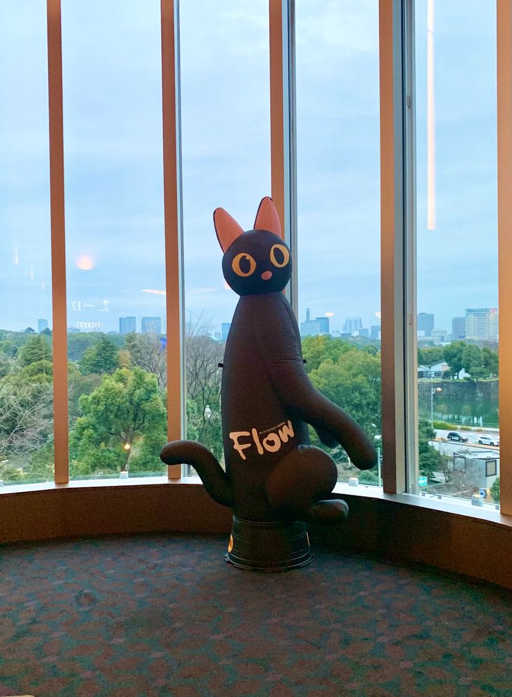 『FLOW』の猫ちゃん展示（巨大）