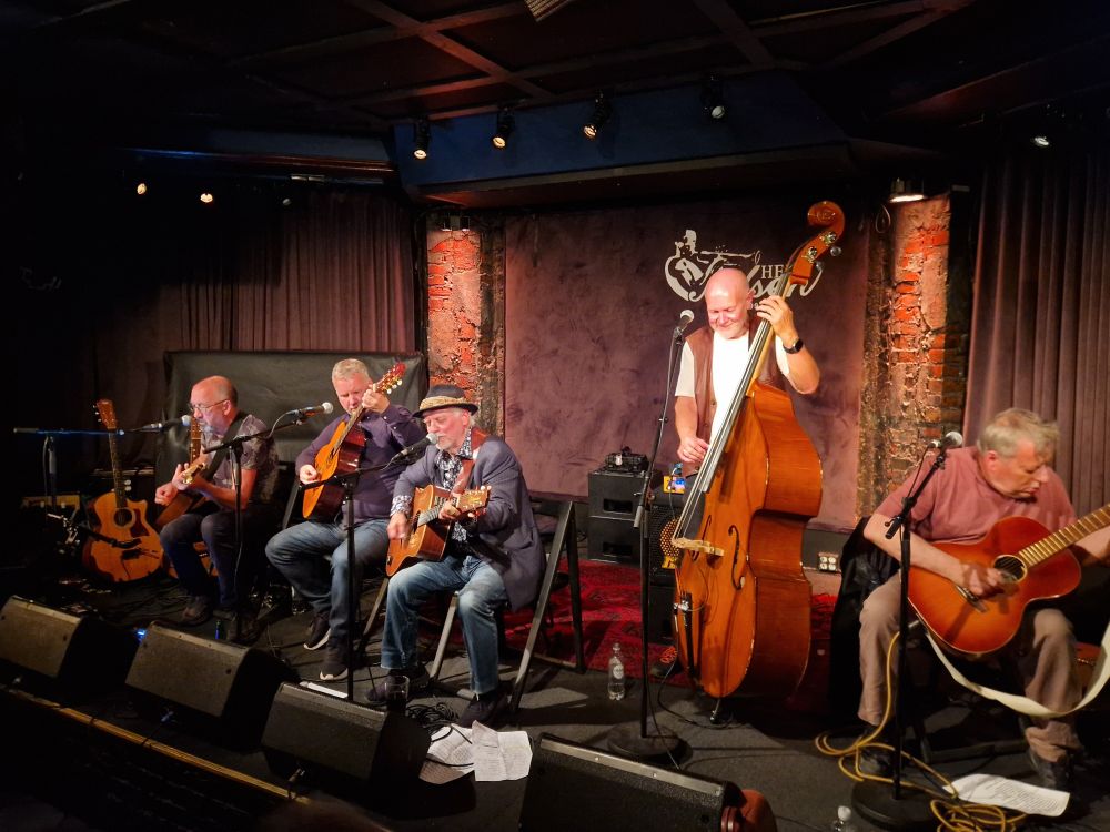 Bilde fra Trond Granlund 75-årsfest på klubben Herr Nilsen.