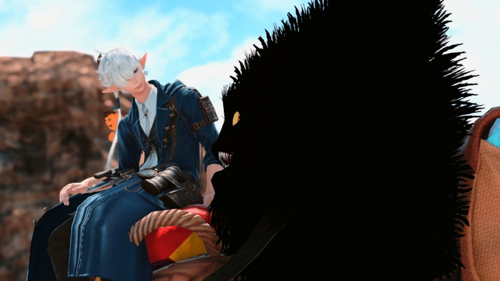 white haired elezen sits in spriggan mount's basket, looking at spriggan