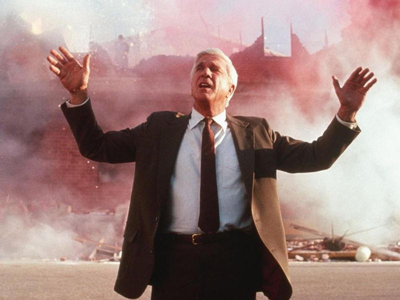 Nackte Kanone - Bitte-gehen-Sie-weiter-Szene.