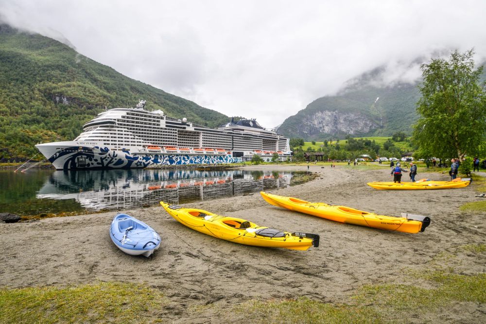 Große Schiffe in Norwegens Fjorden: Emissionsauflagen sollen erst ab 2032 in Kraft treten