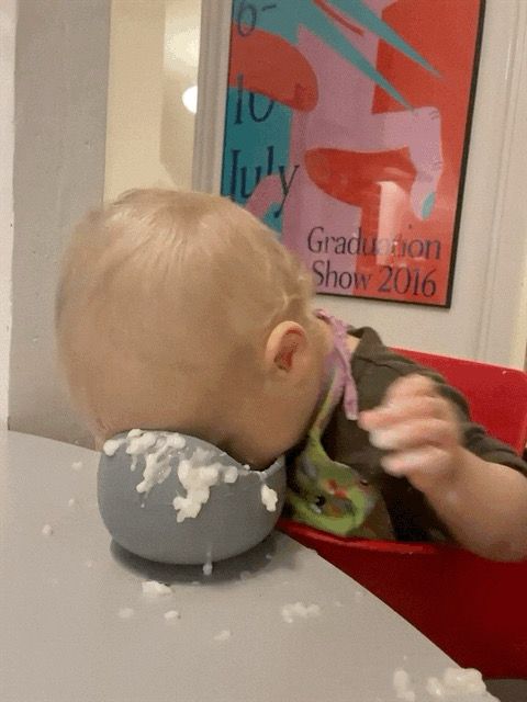 10 months old eating rice porridge 