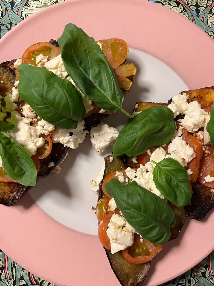 sourdoug toast with aubergine, tomato, feta and basil