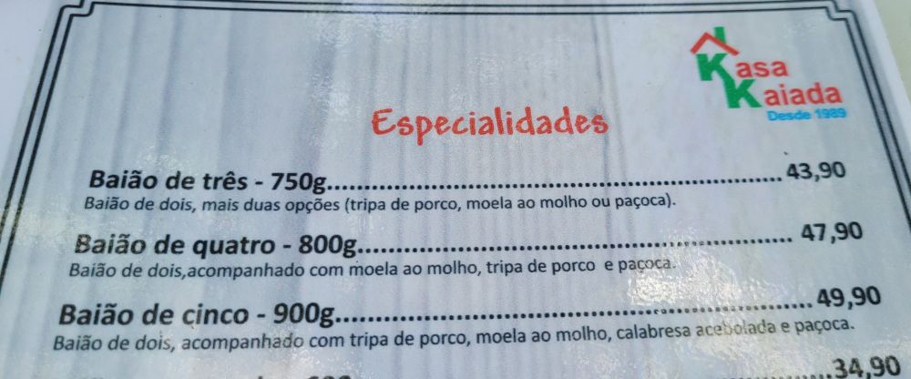 Menu de restaurante com os pratos baião de três, baião de quatro, baião de cinco. 