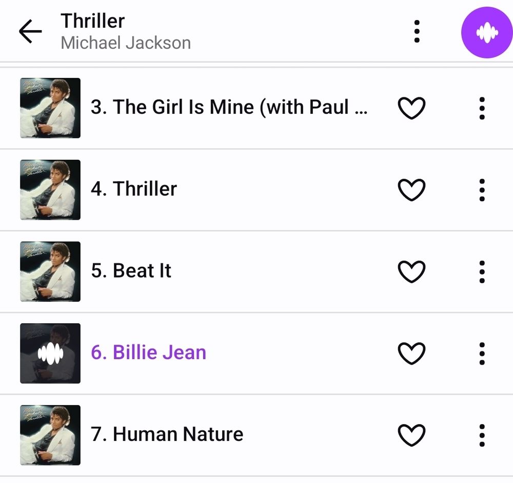 Tela de um player de música com o álbum Triller de Michael Jackson onde aparece na sequência as canções The Girl os Mine, Triller, Beat It, Billie Jean e Human Nature.