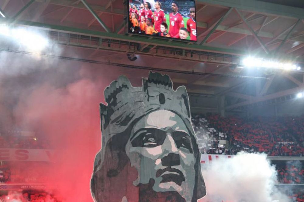 Lille : L'impressionnant tifo déployé par les fans du LOSC avant d'affronter le Real Madrid en Ligue des Champions