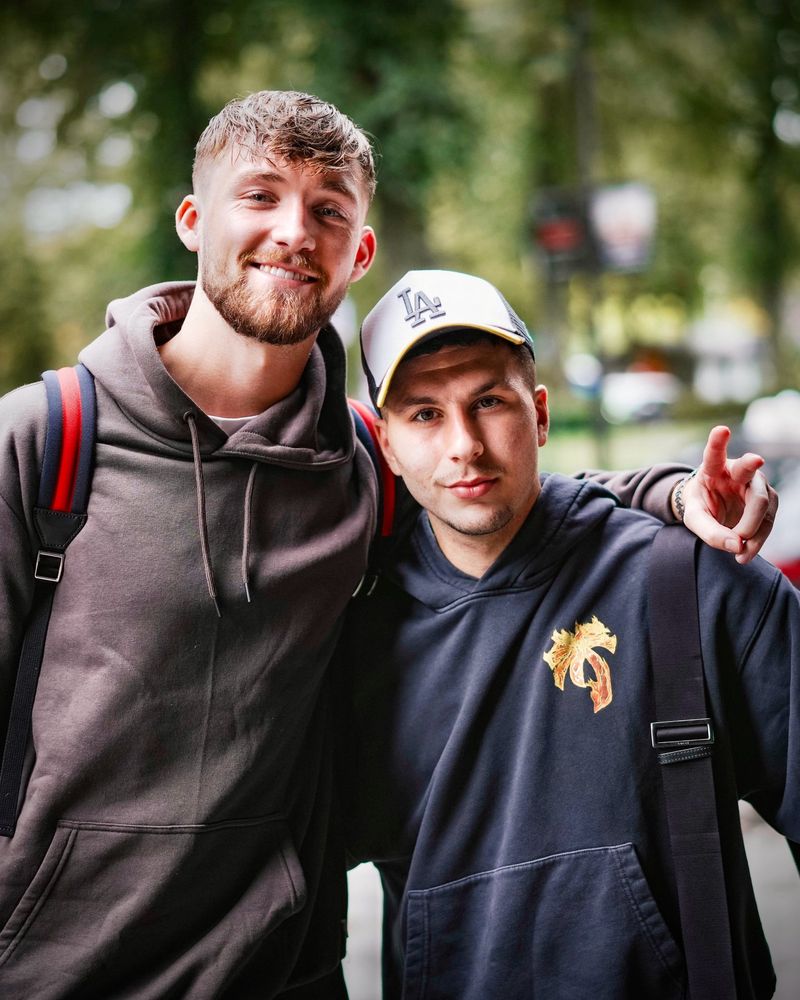 Två "blekingar" i herrlandslaget för första gången:

Noel Törnqvist (från Halmstad, spelar för Mjällby AIF, Sölvesborg, Blekinge)
Roony Bardghji (från Syrien, moderklubb Kallinge SK, Ronneby, Blekinge, spelar för FC Barcelona)