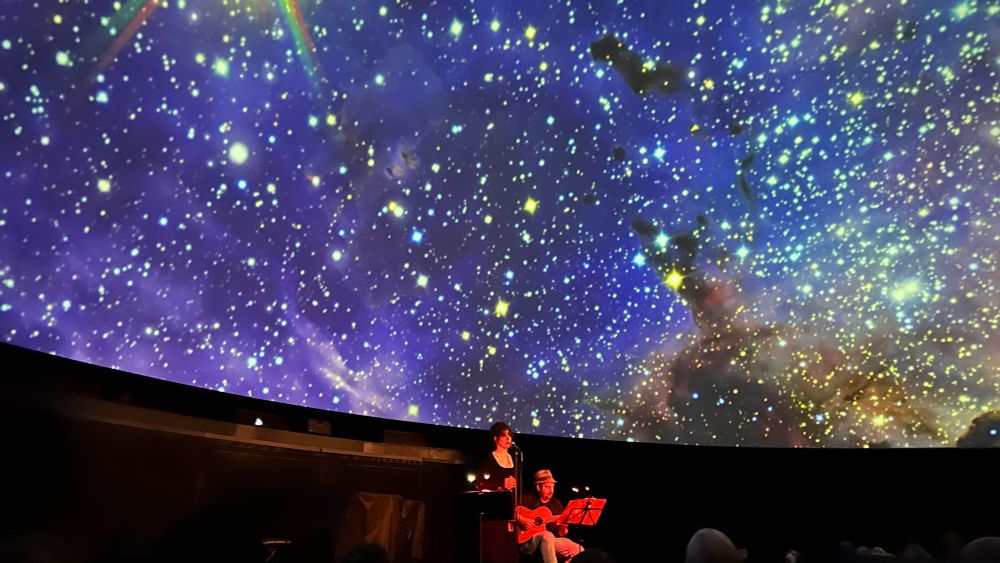Anne Helm & Marcel Weller unter einem Sternenhimmel 