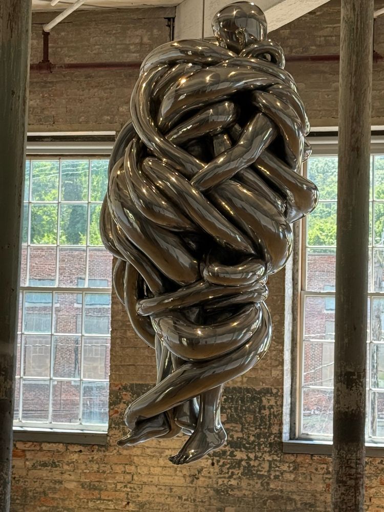 Photo of Louise Bourgeois's "The Couple" sculpture