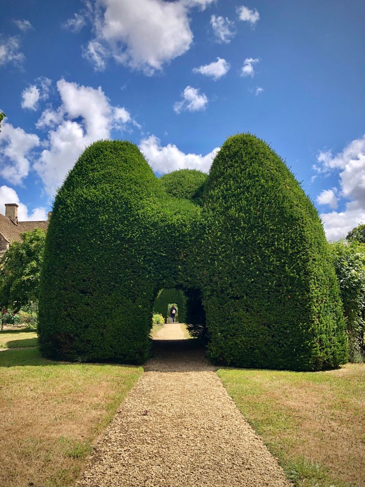 Arts and Crafts garden feature