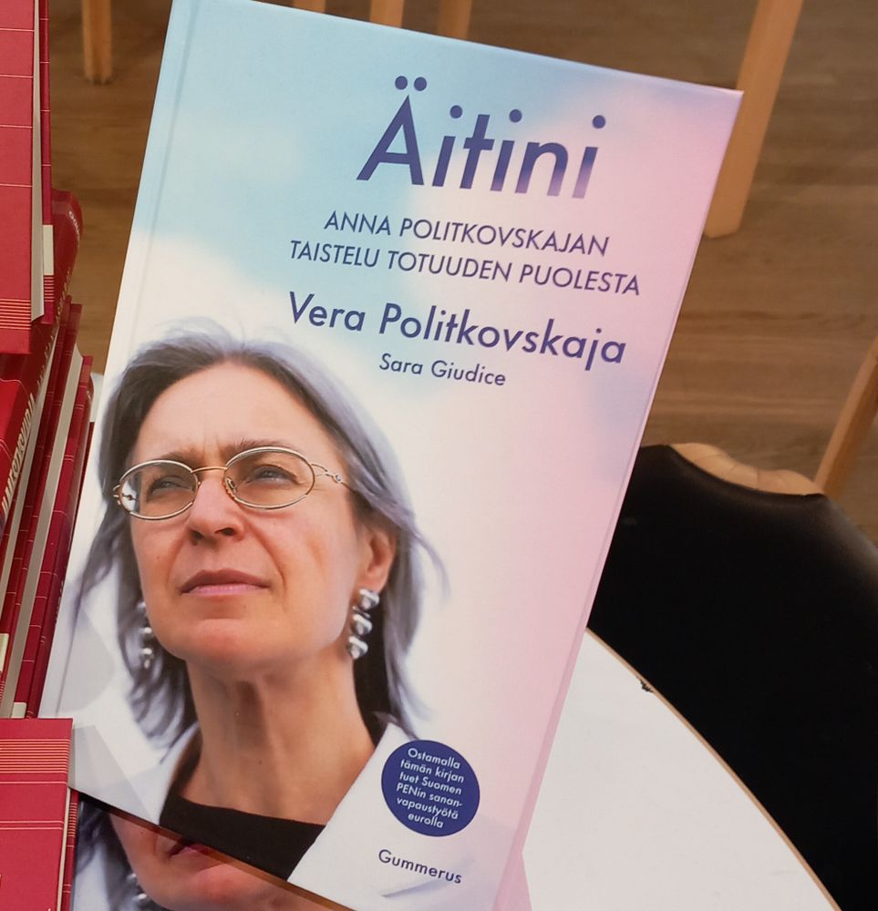 Äitini -Anna Politkovskajan taistelu totuuden puolesta. Vera Politkovskaja, kuva kirjan kannesta