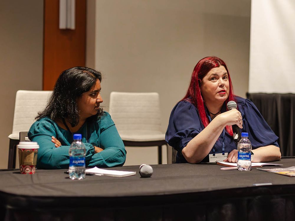 Photo of Pitch Slam 2024 judges Shraddha Chakradhar and Sarah Zielinski. Photo by Sophia Hartley.