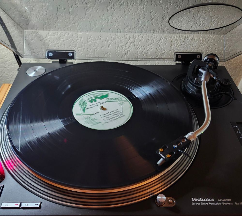 Wailing Souls album on turntable