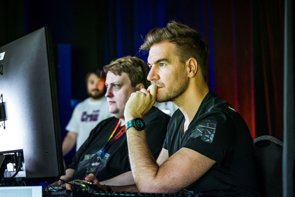 Loki and Leator during the SoT Competition. Loki is very focused.