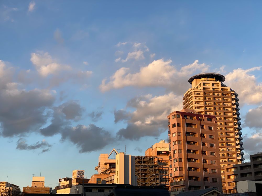 青空にはちとおそい