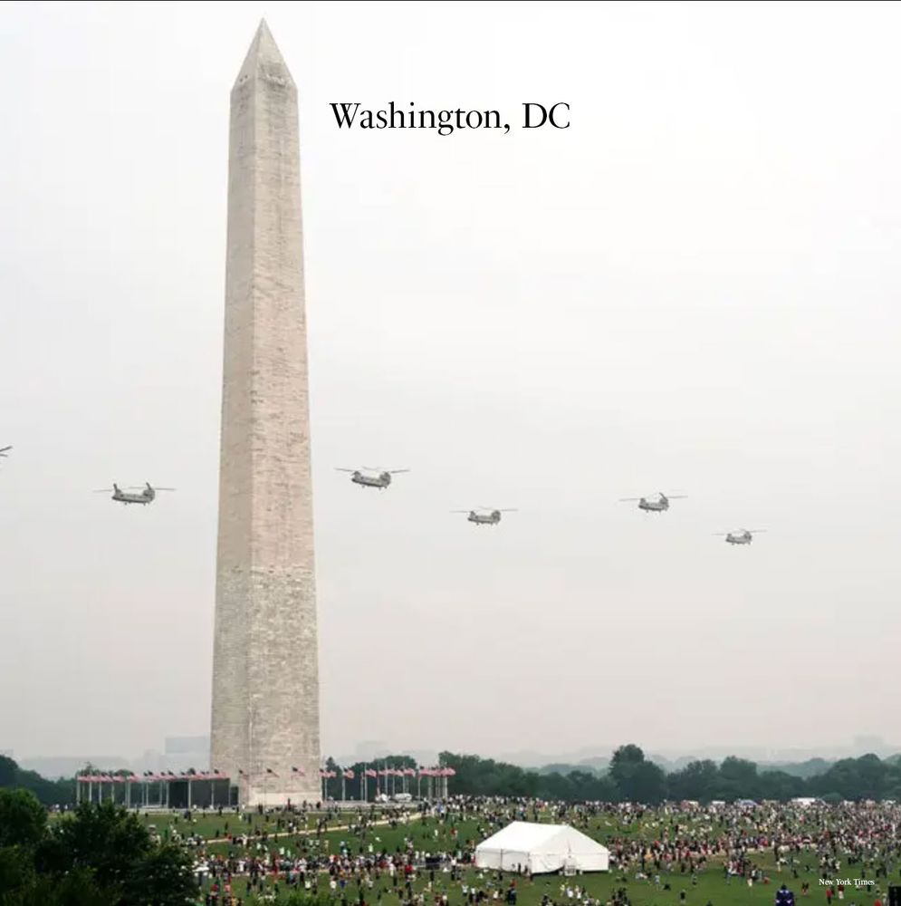 Sparse crowds around the Washington Memorial in DC
