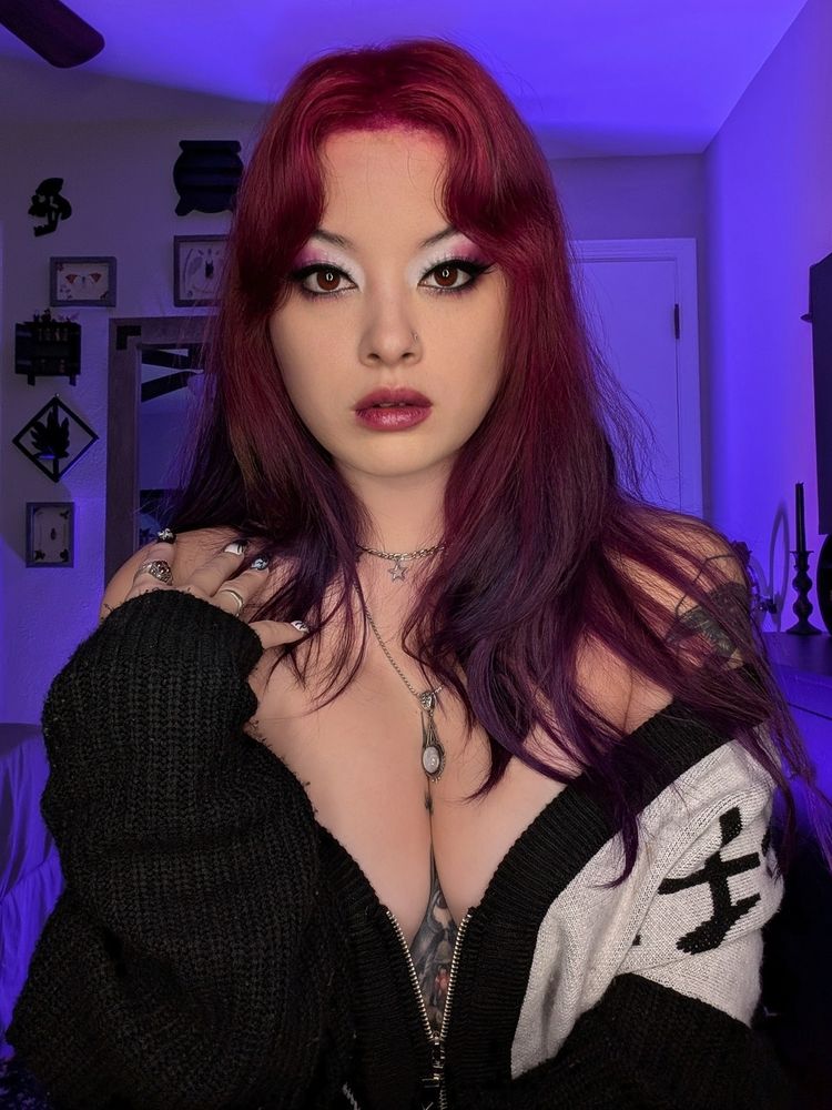 Nixuss with red hair