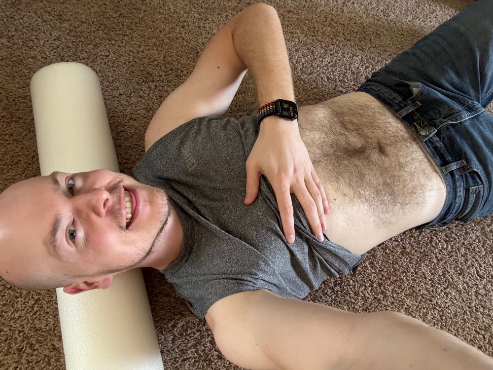 Lifting my shirt and showing my hairy stomach