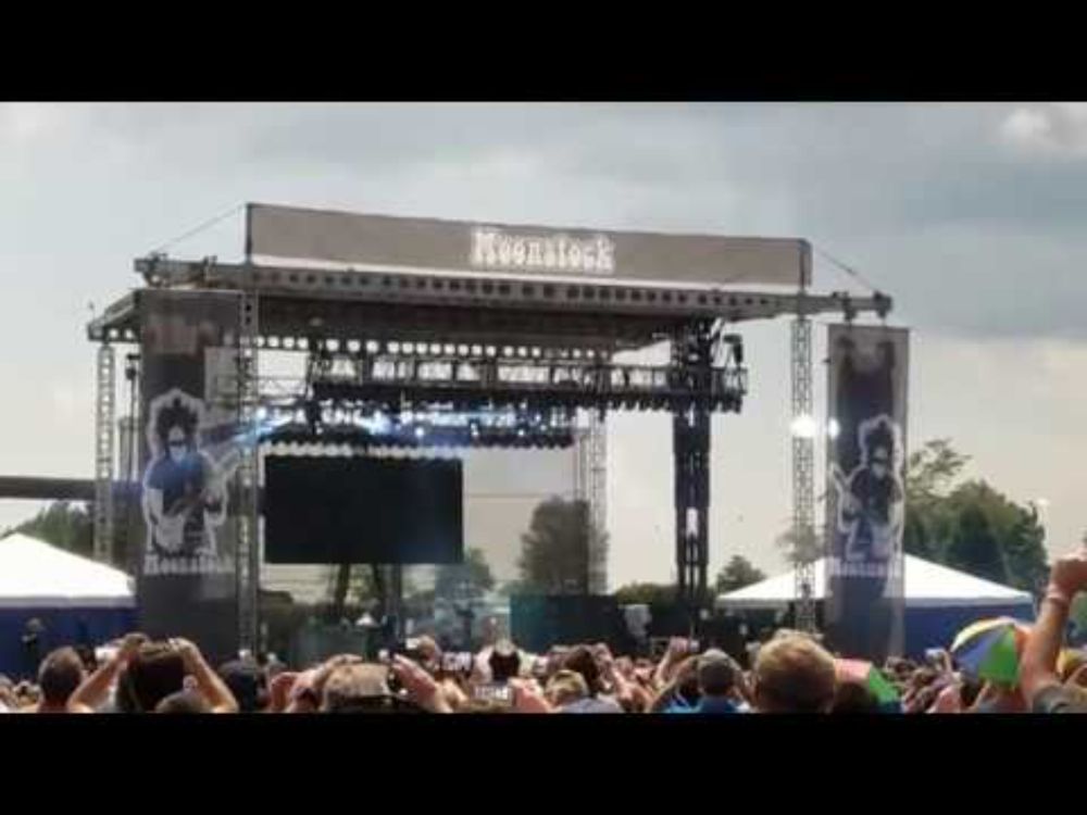 OZZY OSBOURNE  - "Bark At The Moon" During Solar Eclipse 2017 (Live Video)
