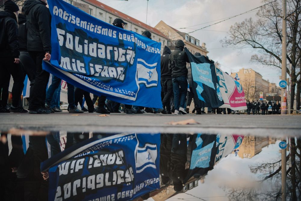 Demonstrationszug zieht durch Leipzig.