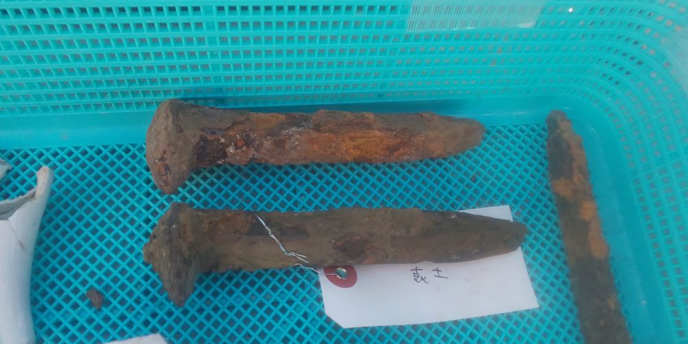 明治時代
鉄道線路を敷いた際に使われた、線路の釘止め、１５０年も眠った大切な鉄道遺品です。