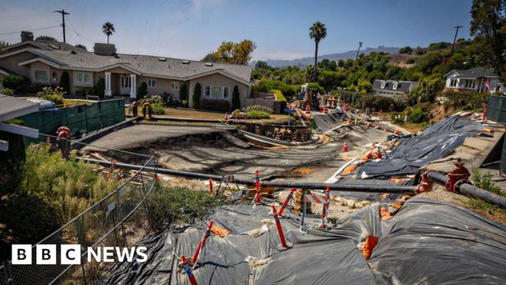 Landslides force power cuts in upscale LA neighbourhood