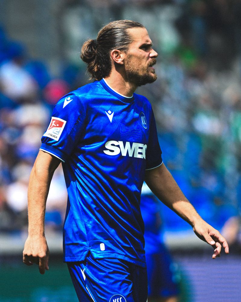 Sebi Jung 2025 im Heimtrikot. 
