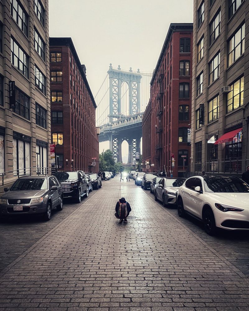 Manhatten bridge seen from DUMBO, Brooklyn during the wildfires in Canada, June 2023. 