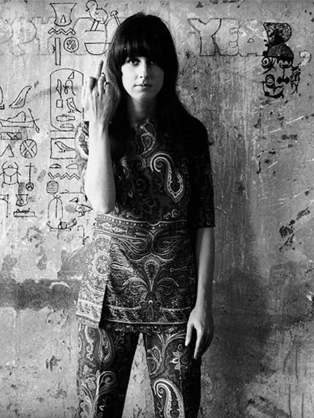 Grace Slick giving the finger