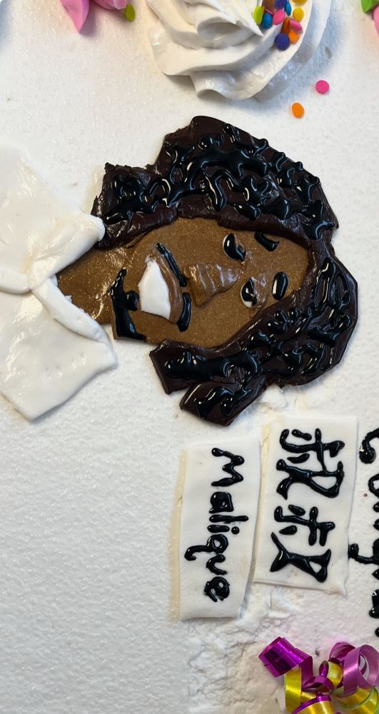 Face on a cake 