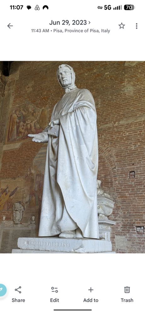 Statue of Fibonacci above his grave. 