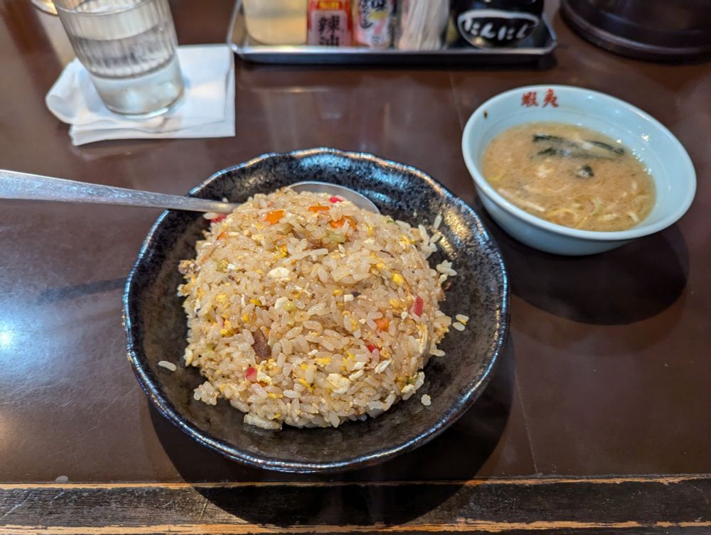 ハーフ炒飯、スープ（拉麺味噌󠄀味）